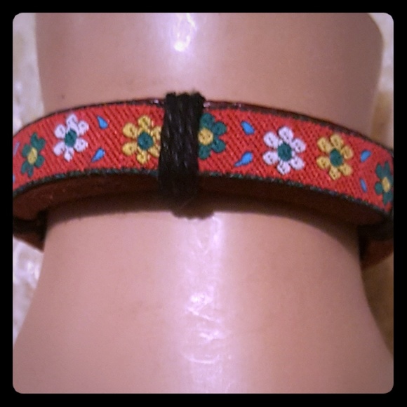 Jewelry - Daisies bracelet Jewelry - Daisies bracelet